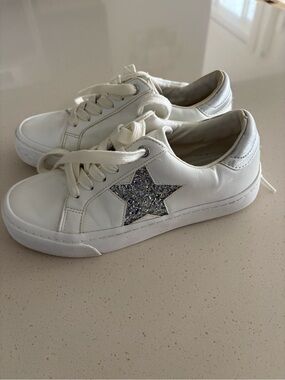 Star white sneakers, size 38